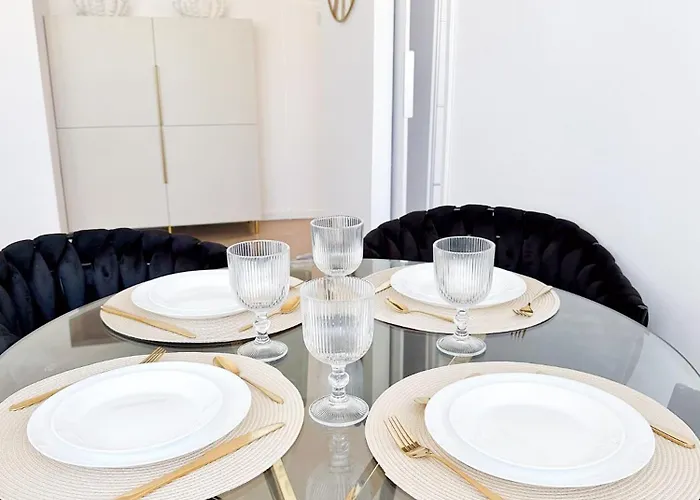 Modern Apartment, Close To The - Stogi