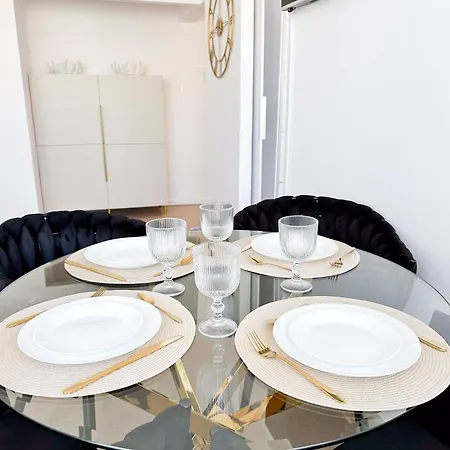 Modern Apartment, Close To The - Stogi