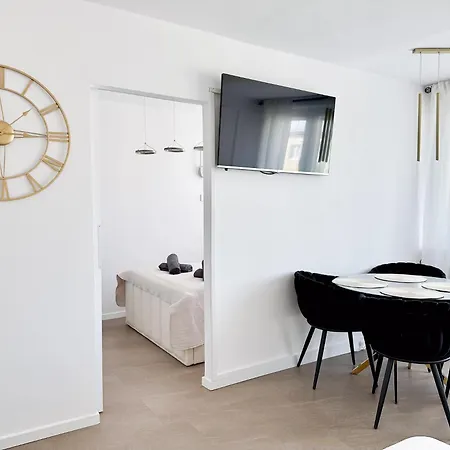 Appartement Modern Apartment, Close To The - Stogi